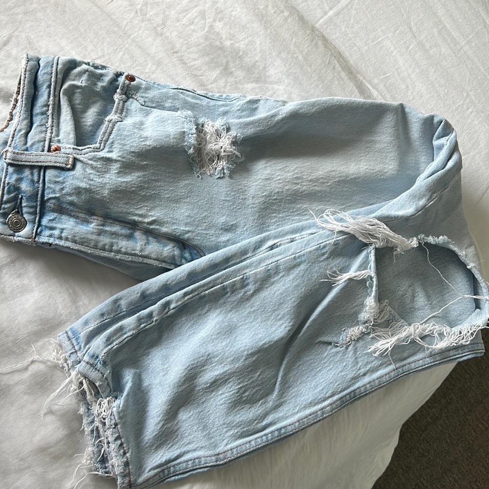 Abercrombie & Fitch ‘The Mom’ high rise, curve love jean